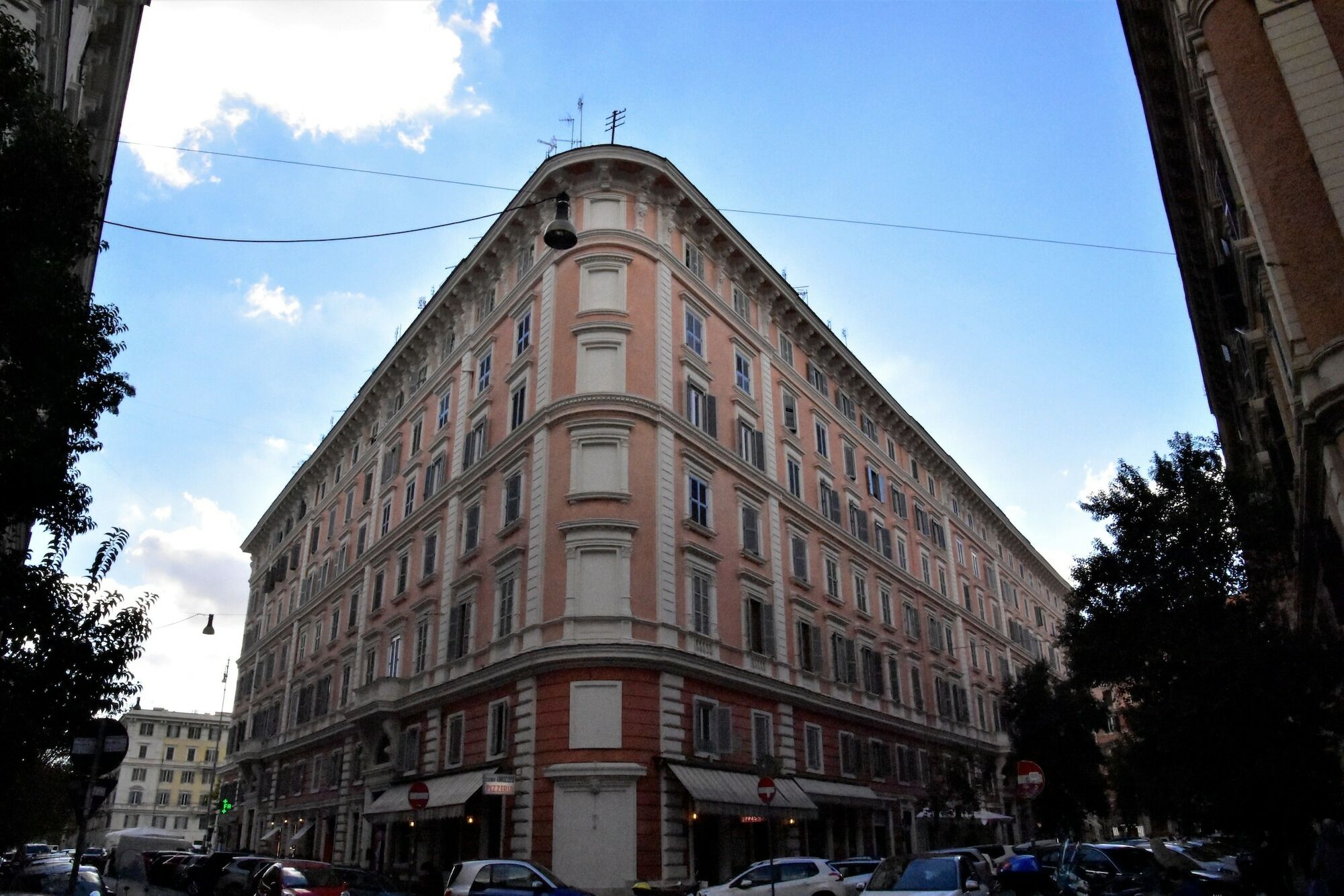 Le Suite Downtown Рим Экстерьер фото